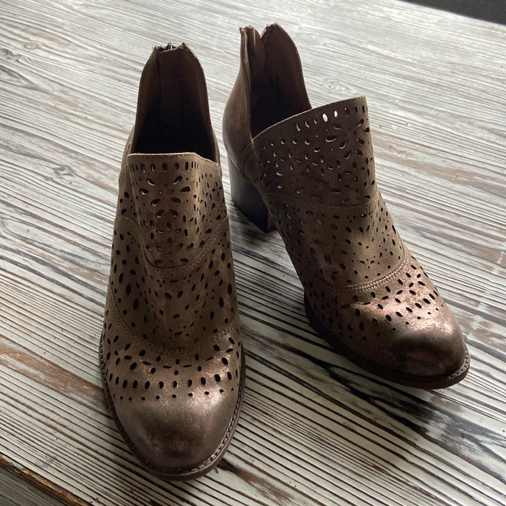 Sofft- bronze sparkly ankle boot- ladies size 8